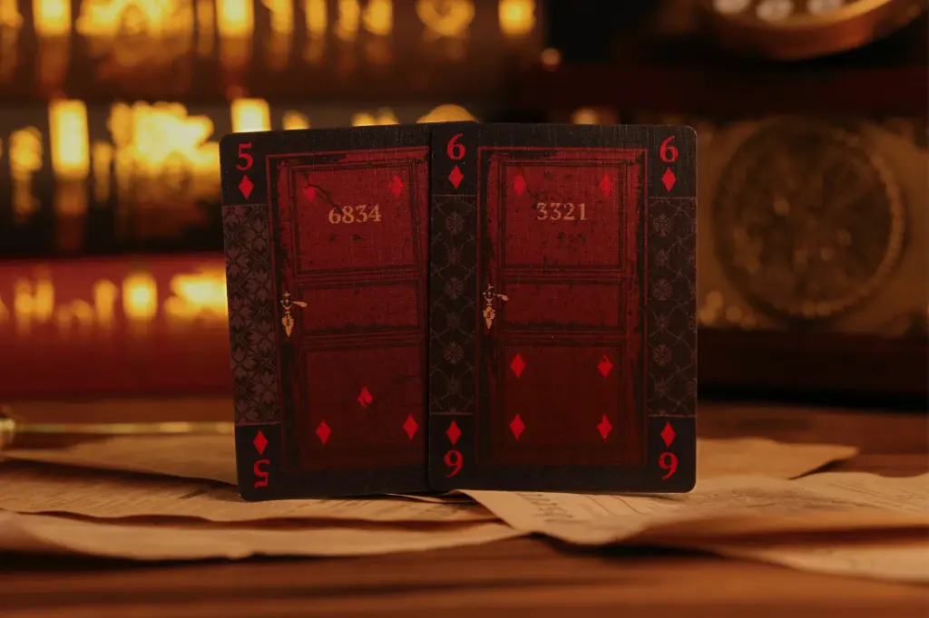 Playing Cards:  Room One - Hotel Fur Elise - Mano Destra Standard